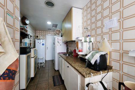 Apartamento à venda com 113m², 2 quartos e 2 vagasCozinha 