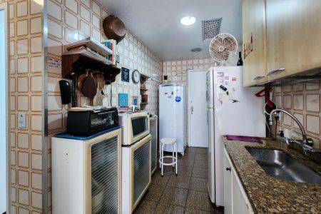 Apartamento à venda com 113m², 2 quartos e 2 vagasCozinha 