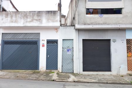 Casa para alugar com 30m², 1 quarto e sem vagaFachada do imóvel - Placa instalada no portão do imóvel - Código da placa: YACP-1218