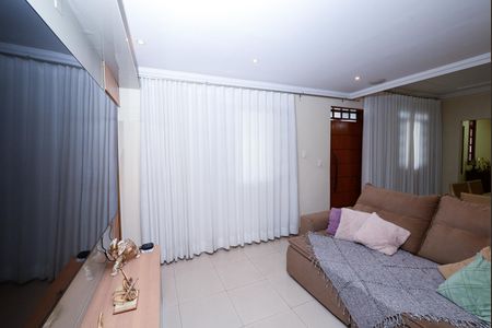 Sala de casa para alugar com 3 quartos, 412m² em Novo Eldorado, Contagem