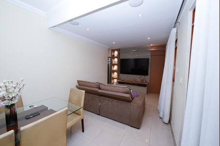 Casa para alugar com 412m², 3 quartos e 4 vagasSala