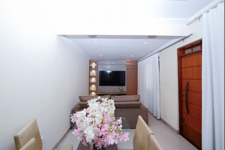 Casa para alugar com 412m², 3 quartos e 4 vagasSala