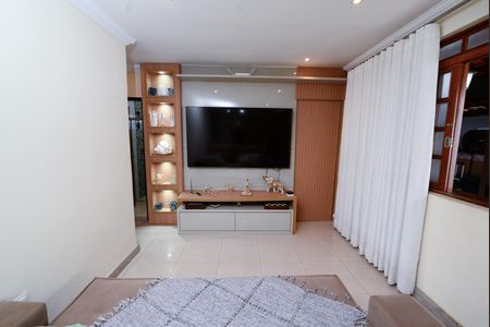 Casa para alugar com 412m², 3 quartos e 4 vagasSala