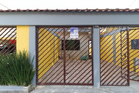 Casa para alugar com 45m², 1 quarto e 1 vaga Casa para alugar com 45m², 1 quarto e 1 vagaFachada