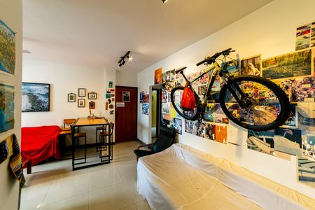 Sala de apartamento à venda com 1 quarto, 60m² em Maria Virgínia, Belo Horizonte