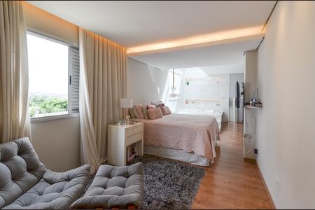 Apartamento à venda com 300m², 4 quartos e 4 vagas Apartamento à venda com 300m², 4 quartos e 4 vagasSuíte Master