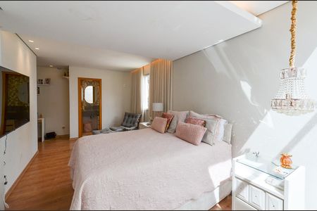 Apartamento à venda com 300m², 4 quartos e 4 vagas Apartamento à venda com 300m², 4 quartos e 4 vagasSuíte Master