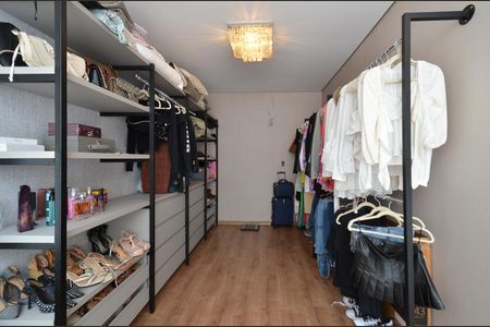 Apartamento à venda com 300m², 4 quartos e 4 vagas Apartamento à venda com 300m², 4 quartos e 4 vagasCloset Suíte Master