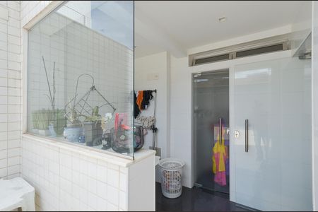 Apartamento à venda com 300m², 4 quartos e 4 vagas Apartamento à venda com 300m², 4 quartos e 4 vagasÁrea de Serviço