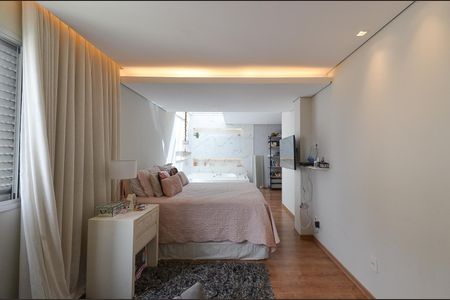 Apartamento à venda com 300m², 4 quartos e 4 vagas Apartamento à venda com 300m², 4 quartos e 4 vagasSuíte Master