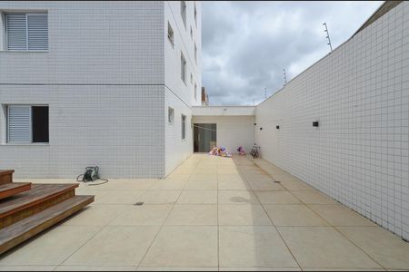 Apartamento à venda com 300m², 4 quartos e 4 vagas Apartamento à venda com 300m², 4 quartos e 4 vagasÁrea Privativa