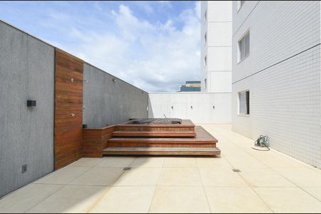 Apartamento à venda com 300m², 4 quartos e 4 vagas Apartamento à venda com 300m², 4 quartos e 4 vagasÁrea Privativa