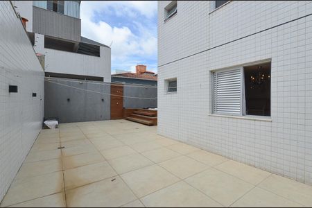 Apartamento à venda com 300m², 4 quartos e 4 vagas Apartamento à venda com 300m², 4 quartos e 4 vagasÁrea Privativa