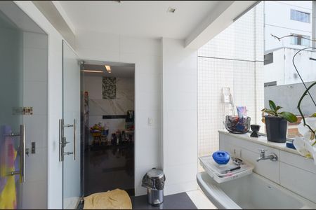 Apartamento à venda com 300m², 4 quartos e 4 vagas Apartamento à venda com 300m², 4 quartos e 4 vagasÁrea de Serviço