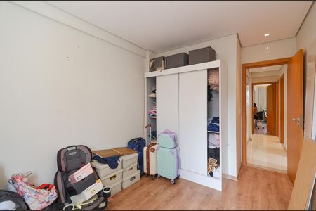 Apartamento à venda com 300m², 4 quartos e 4 vagas Apartamento à venda com 300m², 4 quartos e 4 vagasQuarto 2