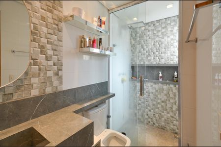 Apartamento à venda com 300m², 4 quartos e 4 vagas Apartamento à venda com 300m², 4 quartos e 4 vagasBanheiro Suíte Master