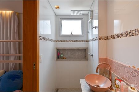 Apartamento à venda com 300m², 4 quartos e 4 vagas Apartamento à venda com 300m², 4 quartos e 4 vagasBanheiro Suíte 1