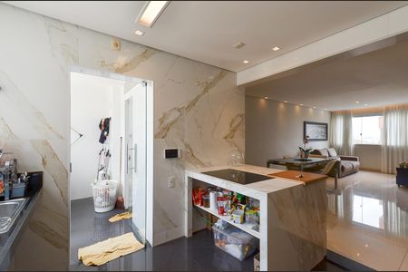 Apartamento à venda com 300m², 4 quartos e 4 vagas Apartamento à venda com 300m², 4 quartos e 4 vagasCozinha