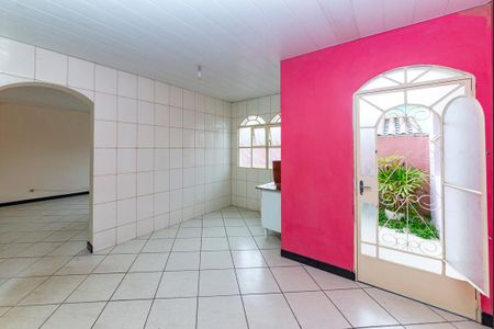 Sala 2 de casa para alugar com 3 quartos, 150m² em Caiçaras, Belo Horizonte