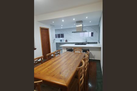 Casa à venda com 250m², 3 quartos e 4 vagasFoto 04
