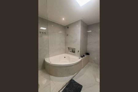 Casa para alugar com 300m², 5 quartos e 3 vagasBanheiro do quarto 4