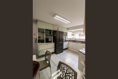 Casa para alugar com 300m², 5 quartos e 3 vagasCozinha