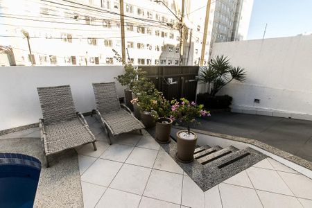 Casa para alugar com 300m², 5 quartos e 3 vagasÁrea comum - Piscina