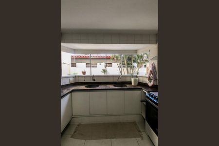 Casa para alugar com 300m², 5 quartos e 3 vagasCozinha