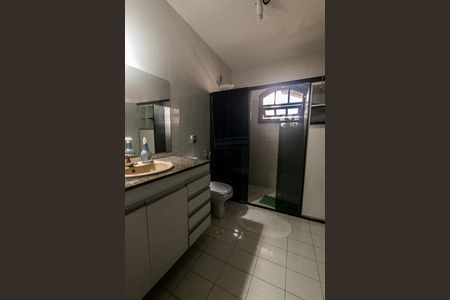 Casa para alugar com 300m², 5 quartos e 3 vagasBanheiro
