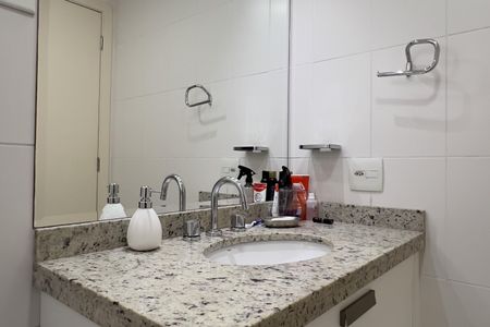 Apartamento para alugar com 174m², 4 quartos e 3 vagasBanheiro
