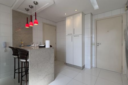 Apartamento para alugar com 174m², 4 quartos e 3 vagasCozinha e Área de Serviço