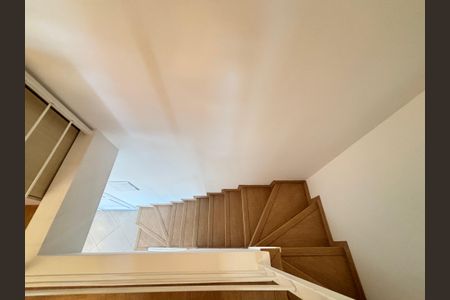 Apartamento para alugar com 47m², 1 quarto e 1 vagaEscada