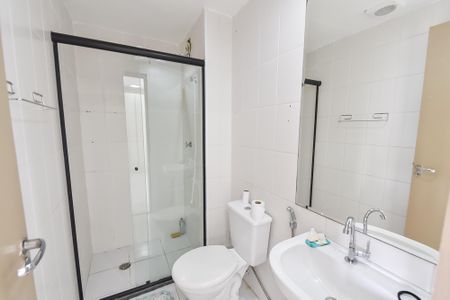 Banheiro de apartamento para alugar com 1 quarto, 39m² em Cambuci, São Paulo