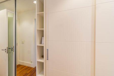 Apartamento à venda com 88m², 3 quartos e 2 vagas Apartamento à venda com 88m², 3 quartos e 2 vagasSuíte