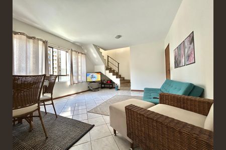 Apartamento para alugar com 240m², 4 quartos e 2 vagasSala