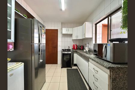 Apartamento para alugar com 240m², 4 quartos e 2 vagasCozinha 
