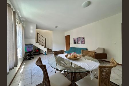 Apartamento para alugar com 240m², 4 quartos e 2 vagasSala