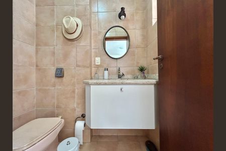 Apartamento para alugar com 240m², 4 quartos e 2 vagasBanheiro 