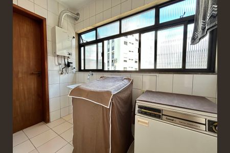 Apartamento para alugar com 240m², 4 quartos e 2 vagasÁrea de Serviço