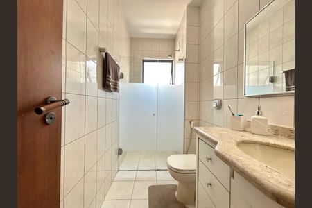 Apartamento para alugar com 240m², 4 quartos e 2 vagasBanheiro social 