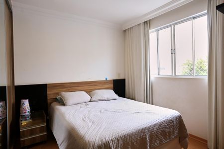 Apartamento à venda com 160m², 4 quartos e 2 vagas Apartamento à venda com 160m², 4 quartos e 2 vagasSuíte