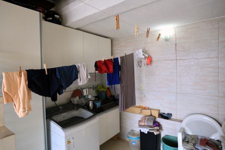 Apartamento à venda com 160m², 4 quartos e 2 vagas Apartamento à venda com 160m², 4 quartos e 2 vagasLavanderia