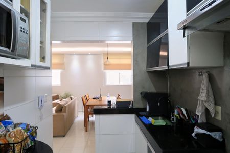 Apartamento à venda com 160m², 4 quartos e 2 vagas Apartamento à venda com 160m², 4 quartos e 2 vagasCozinha e Área de Serviço