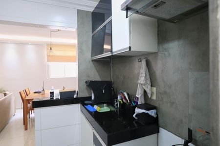 Apartamento à venda com 160m², 4 quartos e 2 vagas Apartamento à venda com 160m², 4 quartos e 2 vagasCozinha e Área de Serviço
