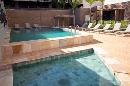 Apartamento à venda com 37m², 2 quartos e sem vagaÁrea comum - Piscina