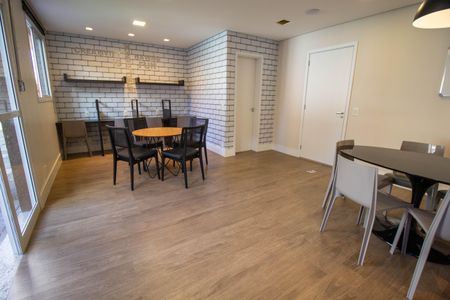 Apartamento à venda com 37m², 2 quartos e sem vagaÁrea comum - Home Office