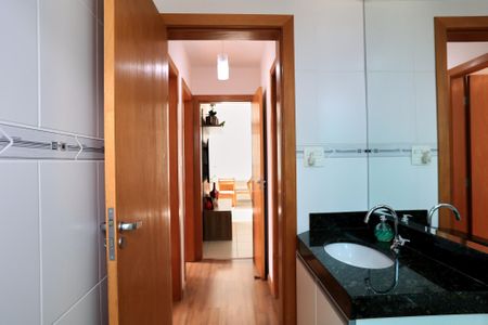 Apartamento à venda com 79m², 3 quartos e 2 vagas Apartamento à venda com 79m², 3 quartos e 2 vagasBanheiro