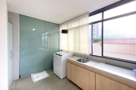 Apartamento à venda com 195m², 3 quartos e 1 vagaÁrea de Serviço