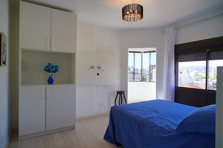 Suíte  de apartamento à venda com 2 quartos, 70m² em Jardim Floresta, Porto Alegre