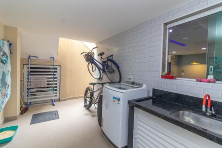 Casa para alugar com 300m², 4 quartos e 1 vaga Casa para alugar com 300m², 4 quartos e 1 vagaÁrea de Serviço 1
